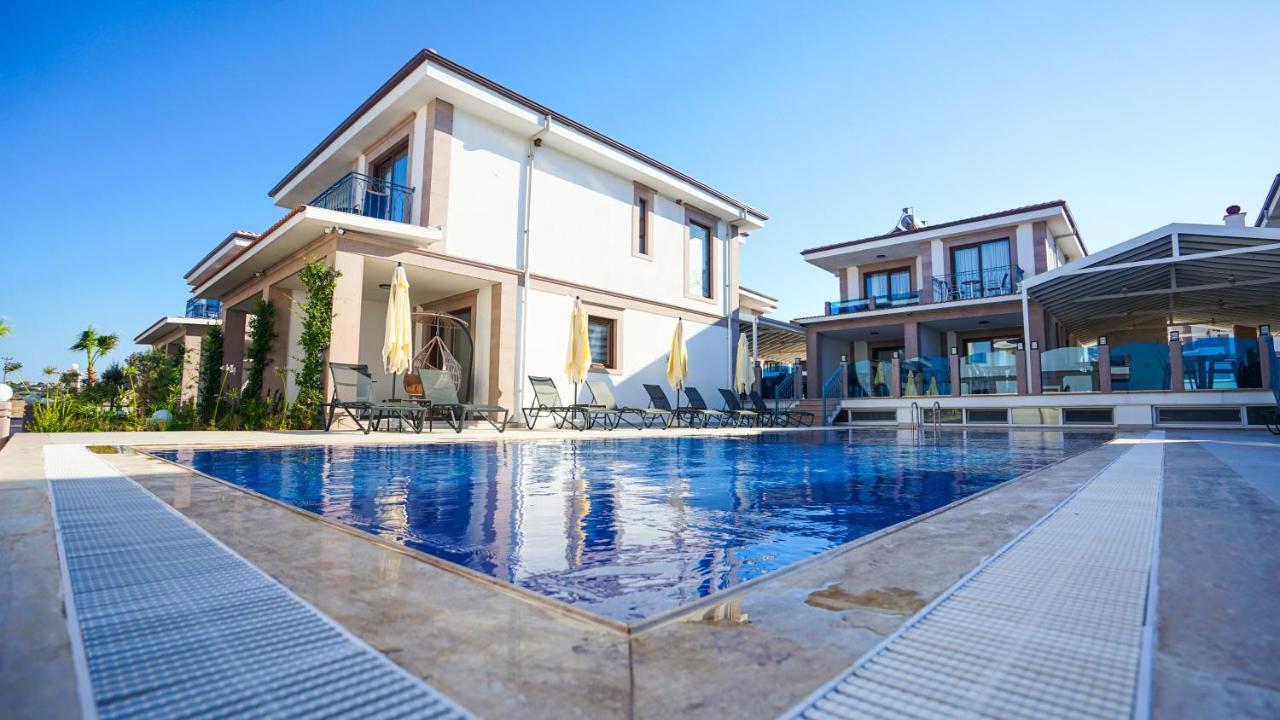 Rota Seaside Otel Cunda Bagian luar foto